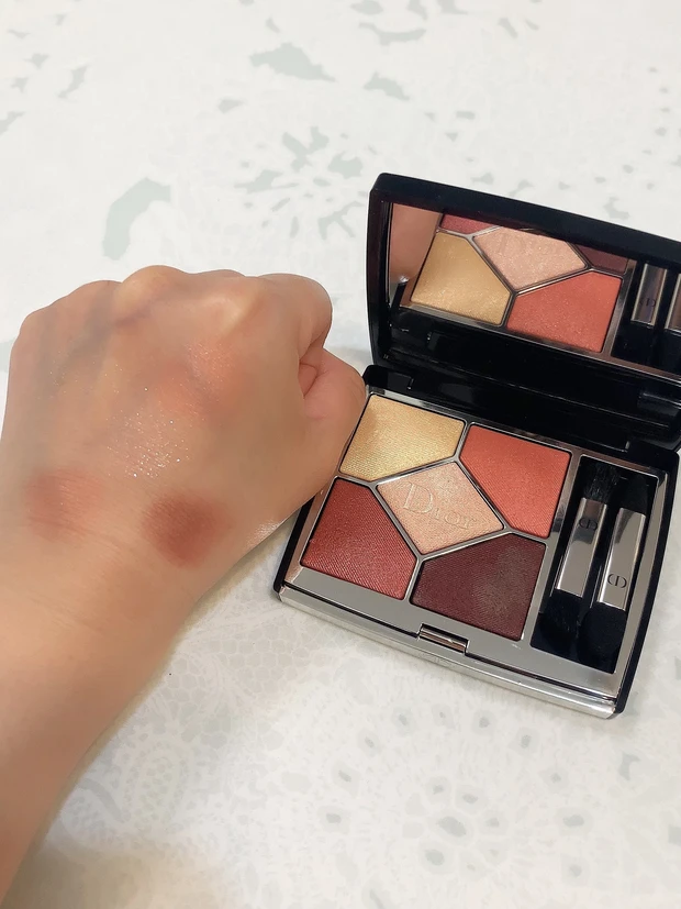 Dior サンク クルール クチュール 619 ピンクグロウのスウォッチ