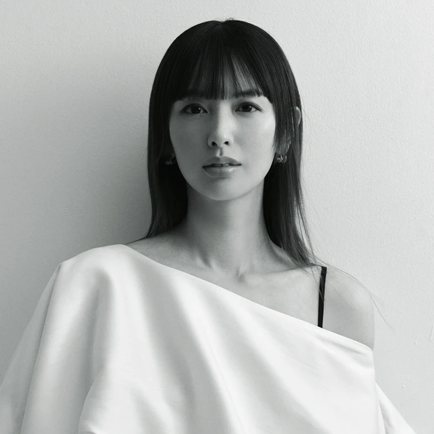 鈴木えみが考える“美しい人”。「健やかなメンタル、骨格のキレイさも大切に…