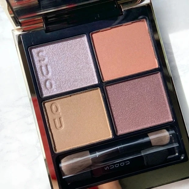 ニーカさん SUQQU(スック) シグニチャー カラー アイズ 107 露桐 -TSUYUKIRI