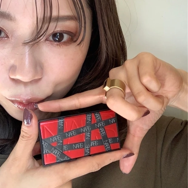 クリスマスコフレ2021 ホリデーコレクション2021 NARS アンラップドミニアイシャドーパレット LAGUNA ラグナ デパコス