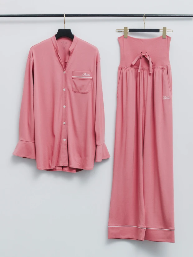 マキア　山本舞香　美活　ReFa VITALWEAR　モイスト スムース スタンドカラー スリープウェア　リカバリーパジャマ