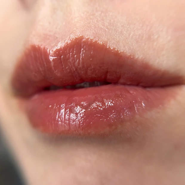 モイスチャーグレイズリップスティック06 スウォッチ