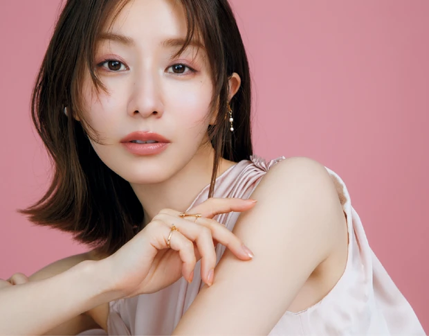 田中みな実さん　RMK ベルベットシーン リップカラー 04使用メイク