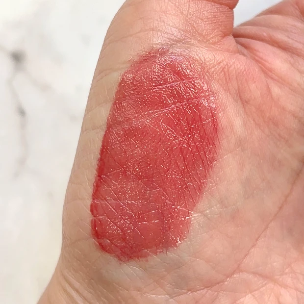 小嶋陽菜のベストコスメ「milktouch　ジェリーフィットティンティッドグロウティント　14 Roseberry」のスウォッチ