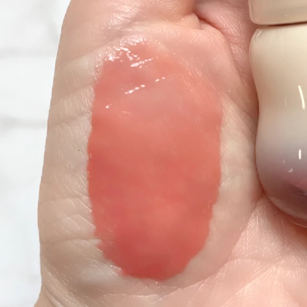 ミルクティー70％のスウォッチ画像