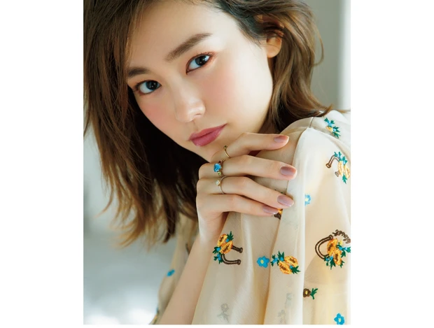 LOOK1 可憐さを秘めた 色っぽFace