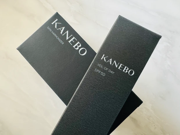 KANEBOのスキンケアアイテム達のパッケージ