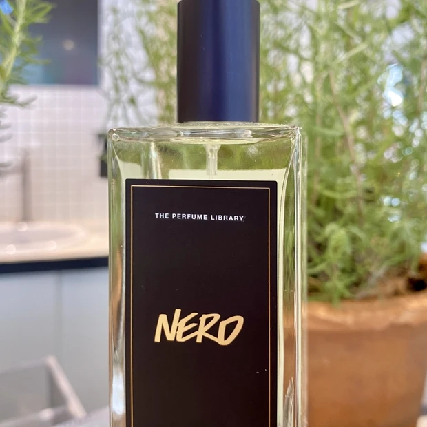 オンラインですぐ完売した香水。