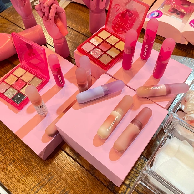 マキアサロン COLORKEY カラーキー