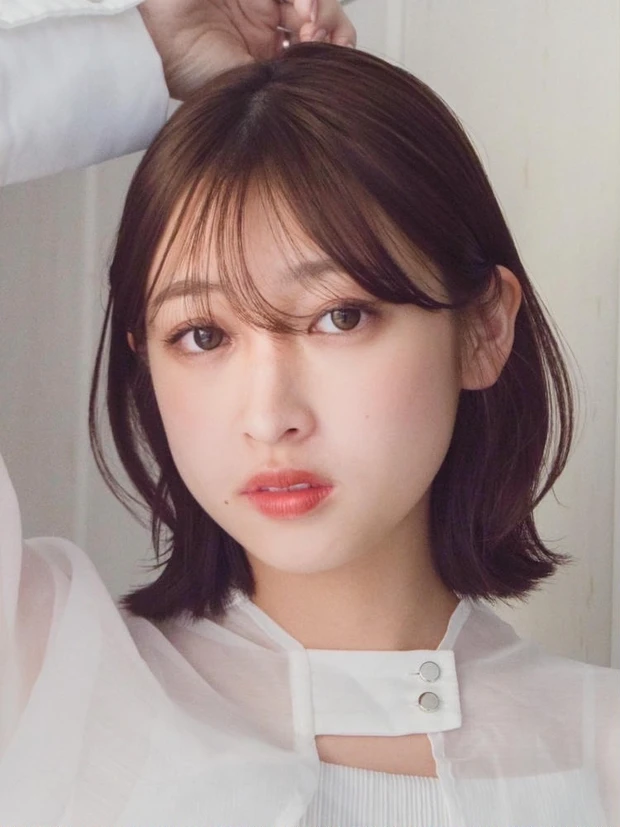 【6位】【大人に似合う髪型2024】春にぴったりのワンランク上のお洒落ヘア！ 大人可愛いロブスタイル