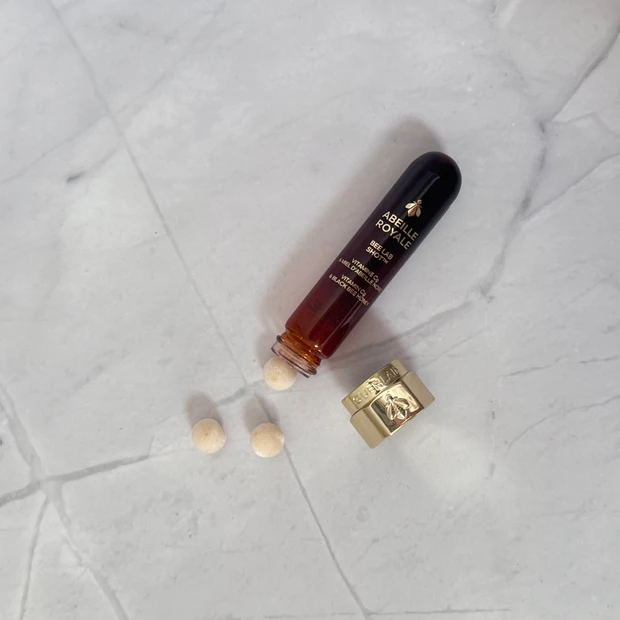 【小嶋陽菜さん・紗栄子さんも愛用!】お疲れ肌に起死回生の一粒 ゲラン ビーラボショット🐝_2