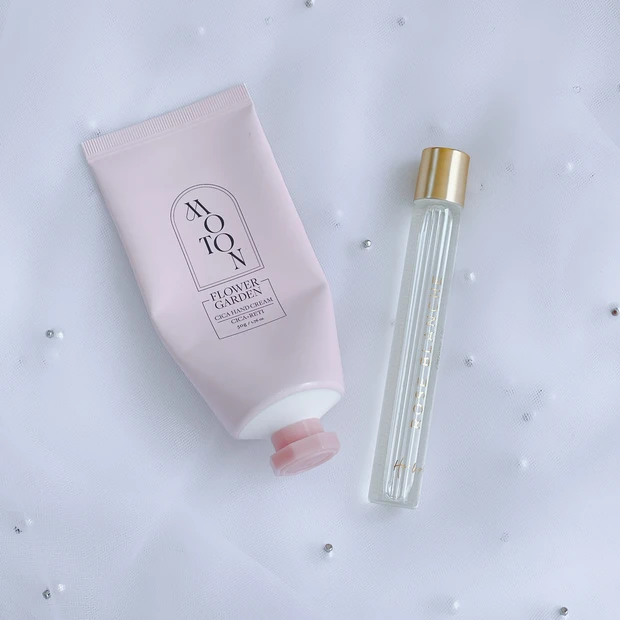 ポーチの中身 ハンドクリーム・香りもの 紹介