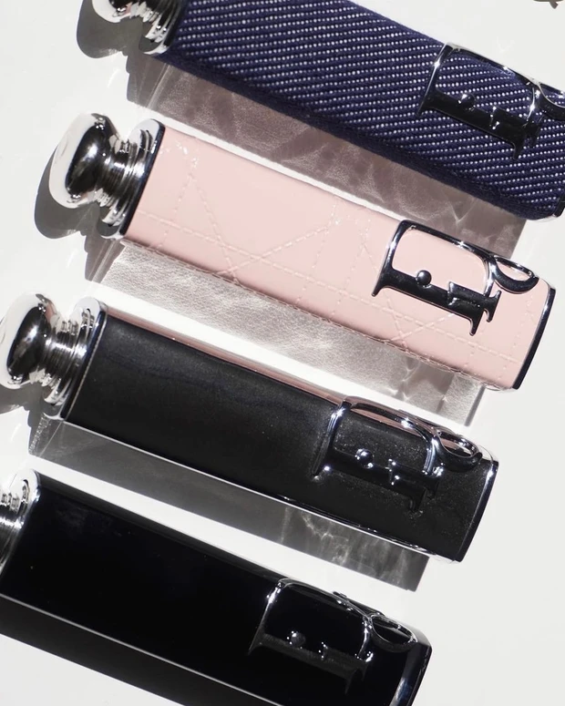 Diorホリデー限定品をスウォッチ。【クリスマスコフレ2022】華やかなクリスマスが今年もついに登場。_7_1