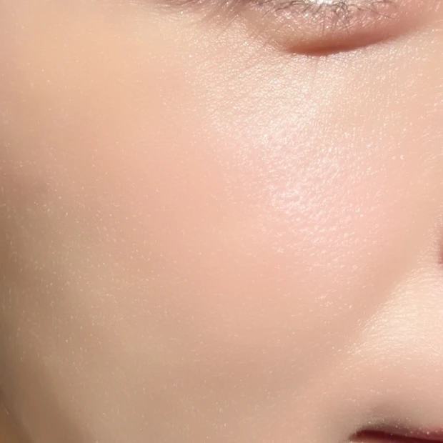 どんな肌色の方でも使えるぽよんチーク！小田切ヒロ愛用「VDL　チークステイン ブラッシャー　12 イッツグァバ」