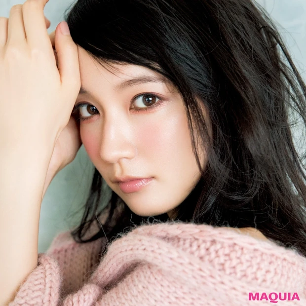 吉岡里帆が「ピンク囲みシャドウ」で愛されウサギ目メイク！ あどけない色気…