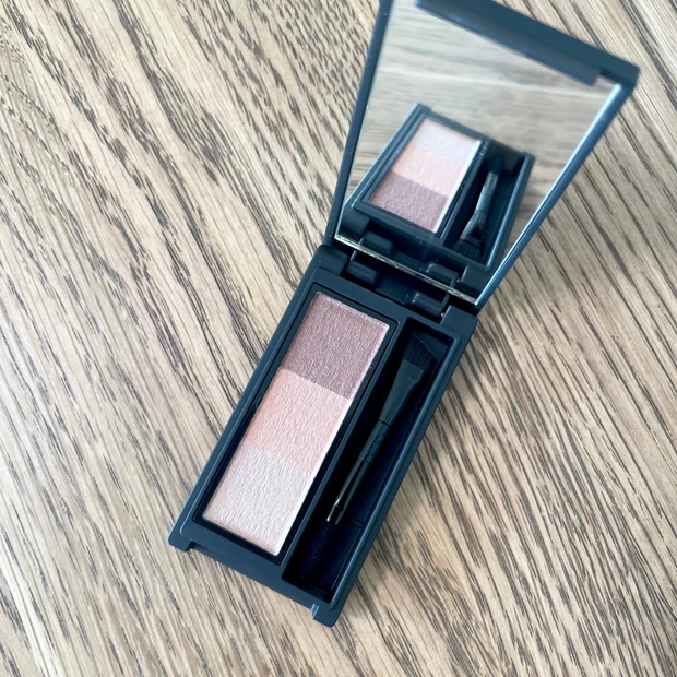 使うだけで垢抜け叶うリピ買いコスメ🤍Celvokeアイブロウパウダー👀✨