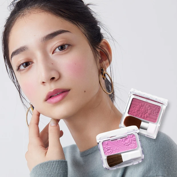 チーク2個づけでもプチプラなら¥1000以下! 今っぽいパープル系チークの重ねづけテク