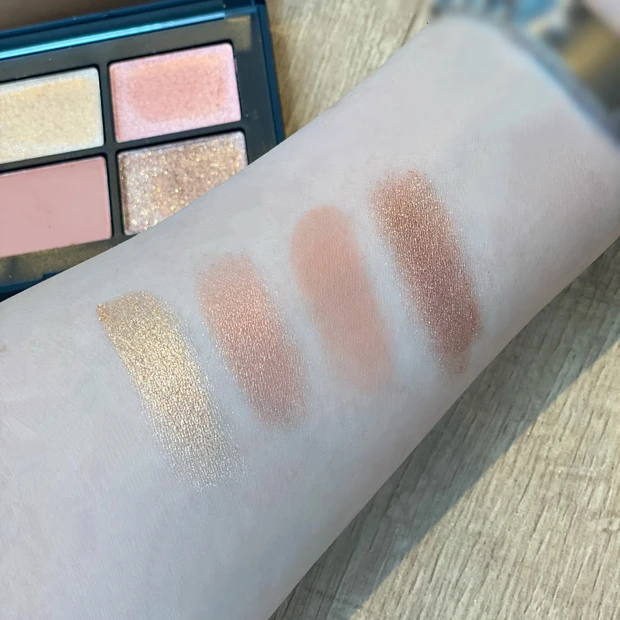 【NARS】クワッドアイシャドー　01801スウォッチ