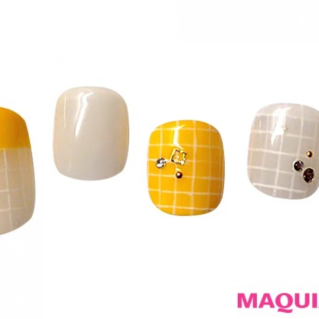 大人ポップなイエローカラー☆ チェック＆ストライプネイル