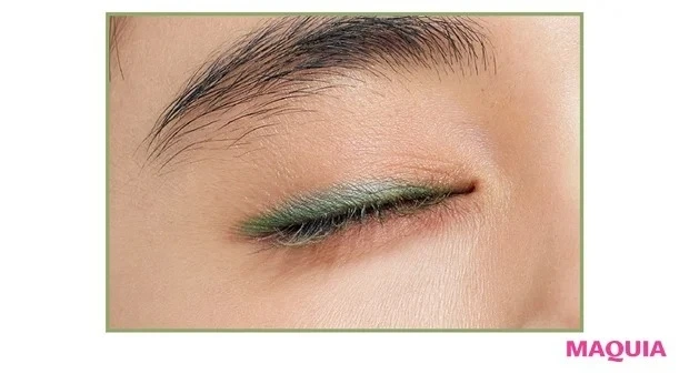 おすすめのカラーアイライナー・ミルキー＆パステル系カラー_アイライナーは上まぶたのキワ全体に