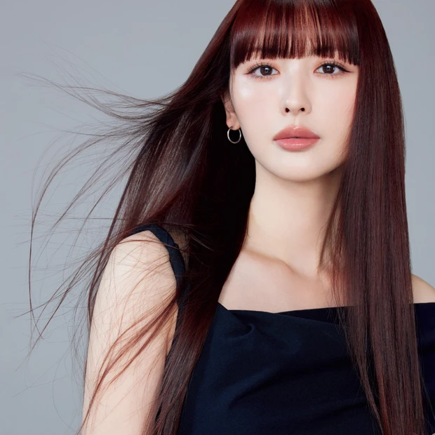 【鈴木えみ】変わらぬ美しさの秘密は“髪”にあり! ツヤ髪を育む新・美髪論…