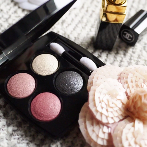 【9/9(金)限定発売】目元にツイードを纏う♡シャネル レ キャトル ツイード「03 ツイード フォーヴ」をスウォッチ！【魅惑のポーチ付き】_9_4