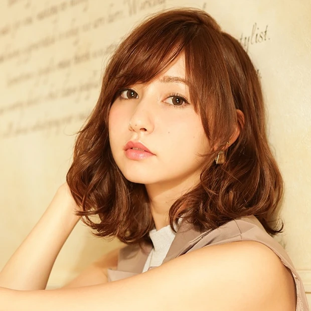 思わず触れたくなるような、ツヤめきカシミアカラーで好感度高めに♪