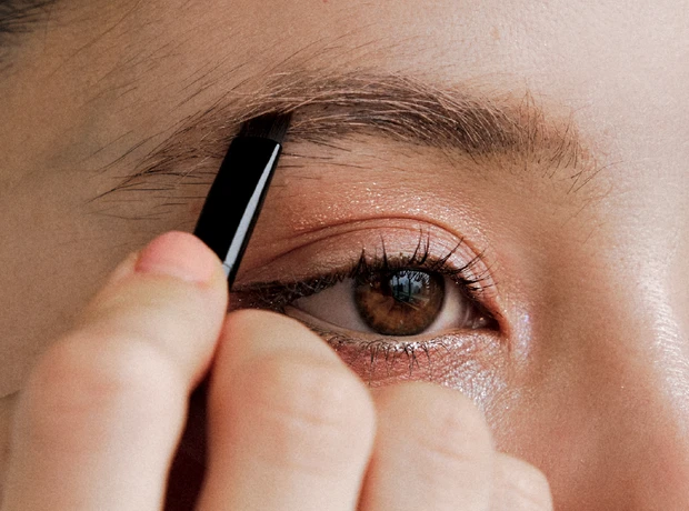 眉トレンド 「ミュート眉」の描き方4