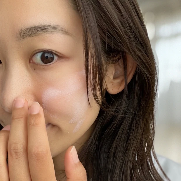 アスタリフト　ASTALIFT UV 下地　日焼け止め　人物画像　