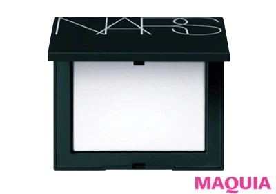 【伊原 葵さん】MYメイクルール_ライトリフレクティングセッティングパウダー プレスト N ¥5000/NARS JAPAN
