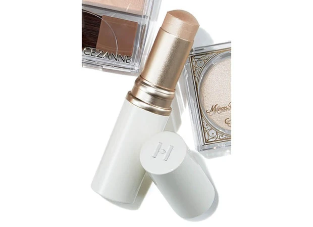 くぼみ・くすみをカバーするおすすめハイライト hince トゥルーディメンションラディアンスバーム LT001