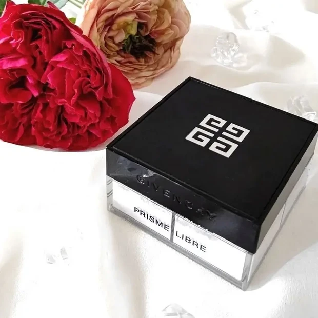 【オッス！推しコスメ】見た目が美しいだけじゃない！夏にぴったりのスペックを備えた優秀パウダー！
_5