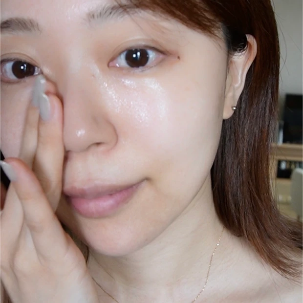 BOHプロバイオダームコラーゲンリモデリングセラムを塗布