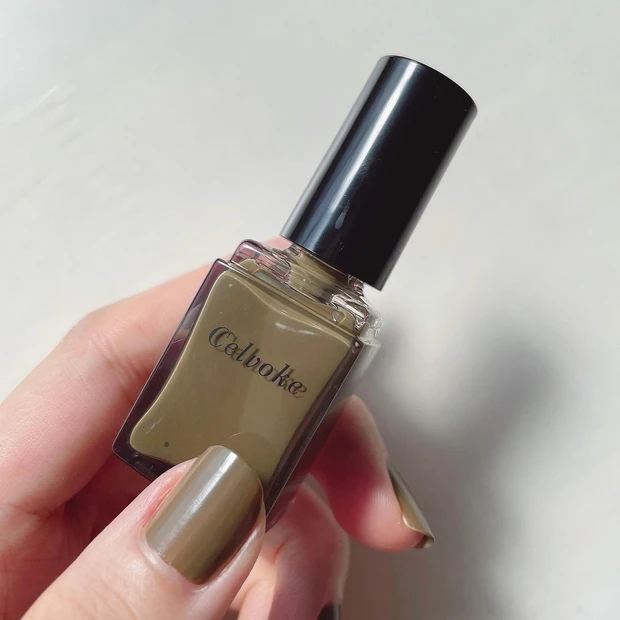 セルヴォーク クレイヴド ネイルポリッシュ コケ