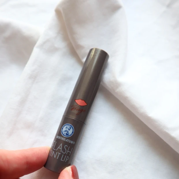 ＼鏡なしでさっとひと塗り！／FLASHTINT LIPが1つあると便利すぎた(^^)
