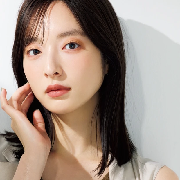 インフルエンサーH&M・夢月さんのデカ目テクがすごい! 陰影メイク、白目…