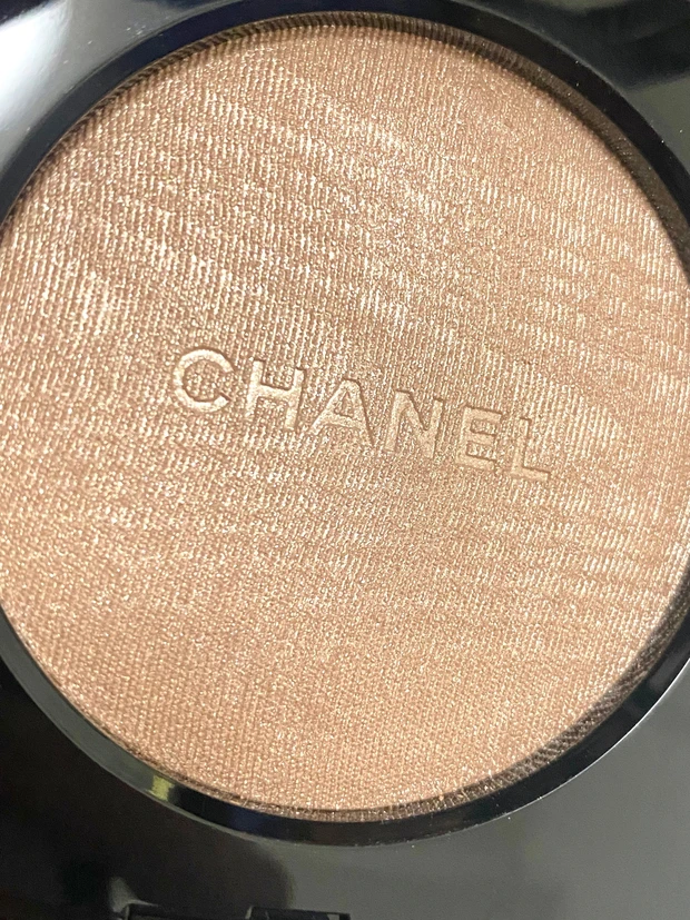 CHANEL シャネル コスメ　デパコス　ハイライト　ファンデーション　ヌメロアンドゥシャネル 