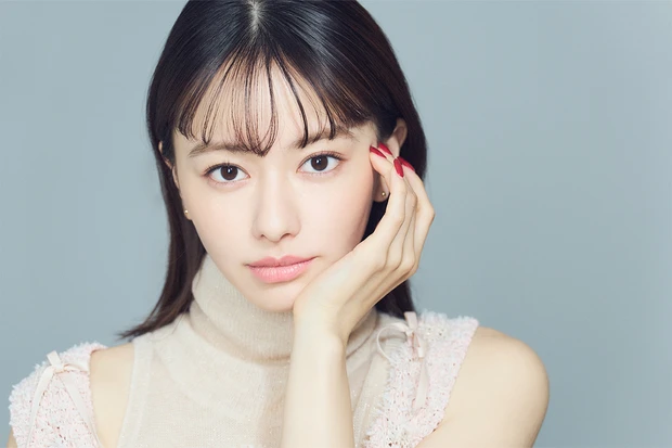 『山本舞香さんが実践！ 水晶玉子先生が占う【金運】を上げる2024年開運メイク』