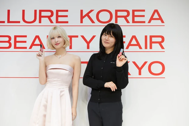 TWICEのモモ、チェヨンがいち推しコスメを披露！ 「ALLURE K-Beauty FAIR in TOKYO」開催 |  マキアオンライン(MAQUIA ONLINE)