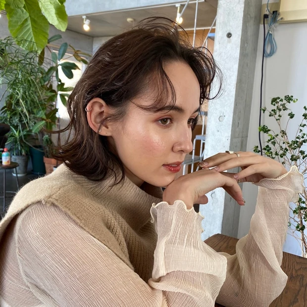 大人の柔らかくびれボブ サブカットサイド