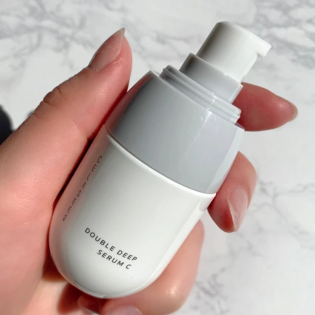 手 美容液 ボトル