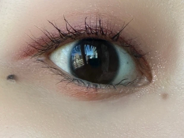 SUQQUの定番！【SUQQUシグニチャーカラーアイズ04純撫子】ブルベもイエベも使えるピンクはこれ！
_3_3