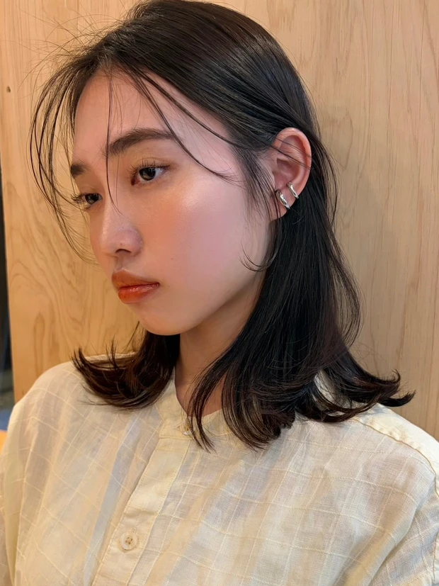 髪型 ミディアムレイヤー ミディアムヘア 2wayバング スタイリング