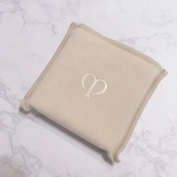 女優のような上品ツヤ肌つくりに欠かせない！クレ・ド・ポー ボーテのル・レオスールデクラを二度と手放せない理由【MAQUIAインフルエンサーのオッス！推しコス】_3_3