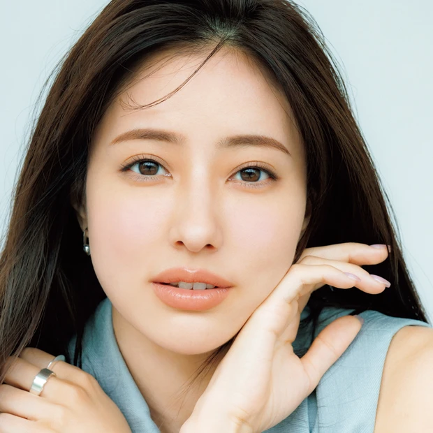 リップライナー、使ってますか？ 淡色ライナー×ベージュリップで理想の唇に…