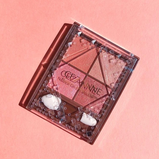 【セザンヌ アイシャドウ イエベ】ニュアンスオンアイシャドウ 01 ウォームコーラル