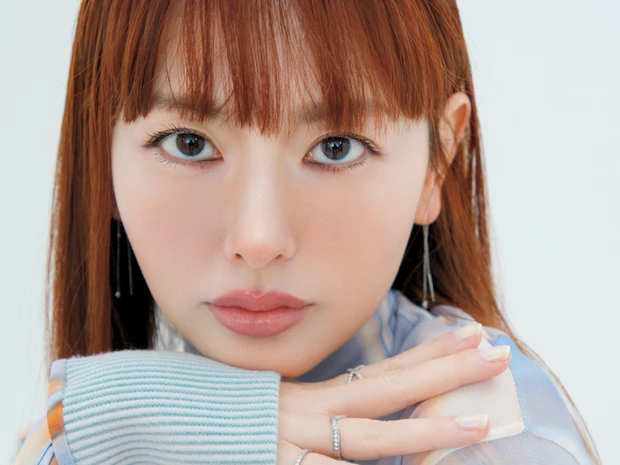 【新・平成メイク】「バチバチ目力」を令和版にアップデート！ 切り込みライン×赤みブラウンシャドウで今っぽく