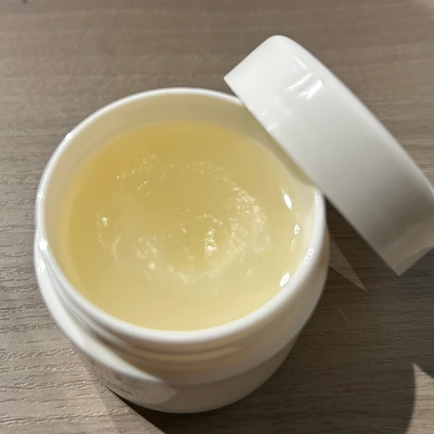 アリィークロノビューティーUVヘアカラーラスティング&スタイリングバーム　テクスチャー