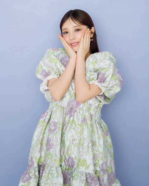 【9位】与田祐希さん、今気になるメイクは「透け感リップとパープルアイ」。リピ買いコスメもご紹介！