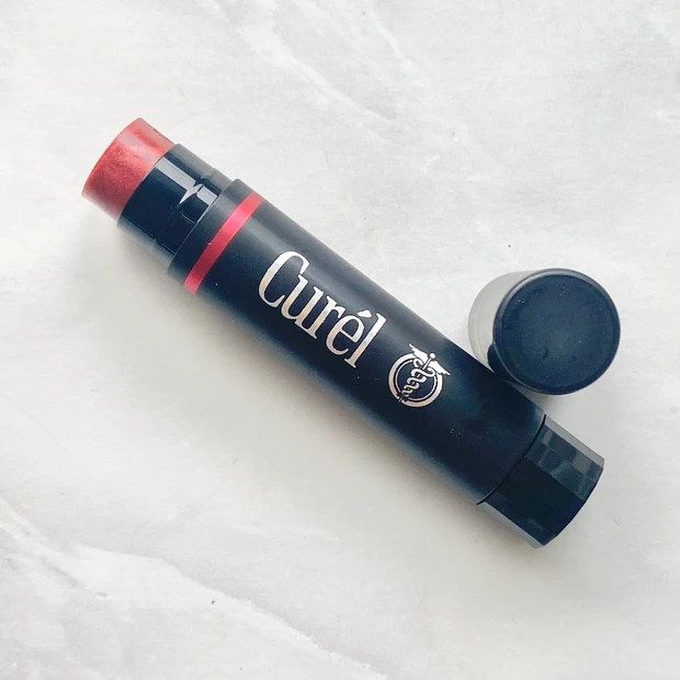 キュレル　プチプラ　リップクリーム　色付きリップ　レッド